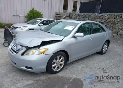 2007 Toyota Camry Le z USA, uszkodzony, nr VIN 4T1BE46KX7U111437